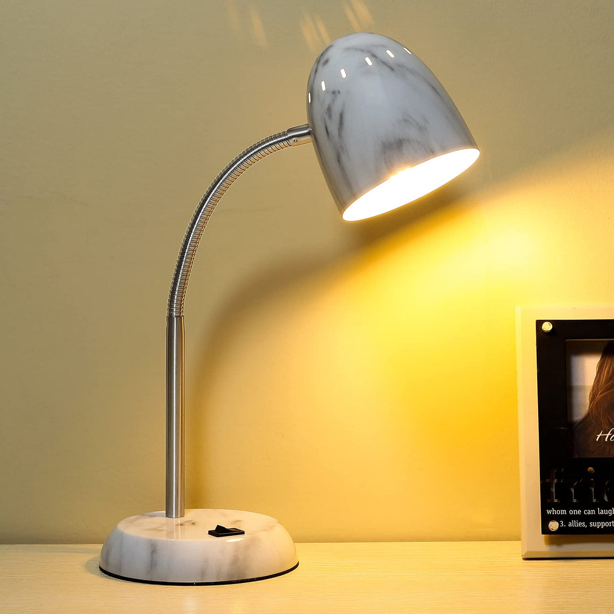 Desk lamp